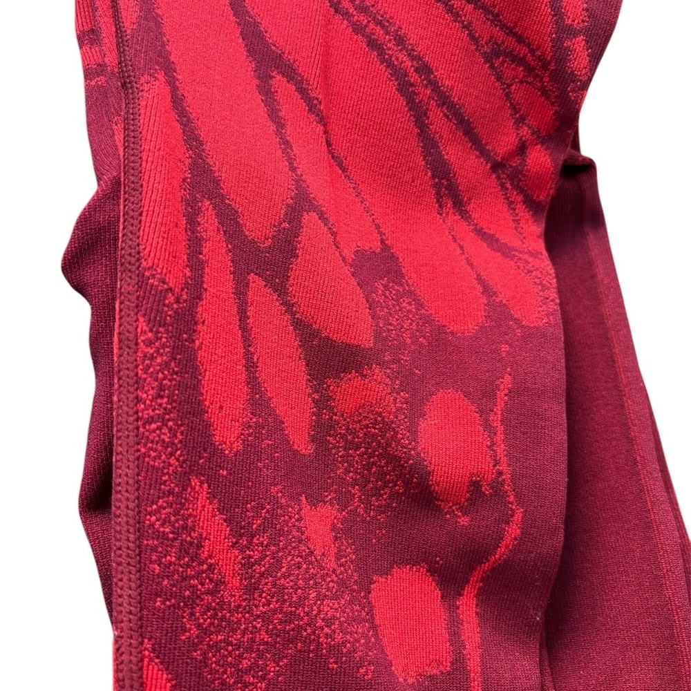 Fabletics High Waisted Butterfly Pattern 7/8 Legg… - image 4